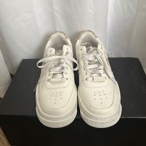 Nike Air Force pixel